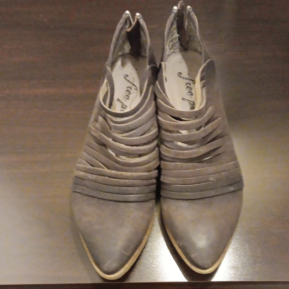 FREE PEOPLE BROWN STRAPPY SHOES